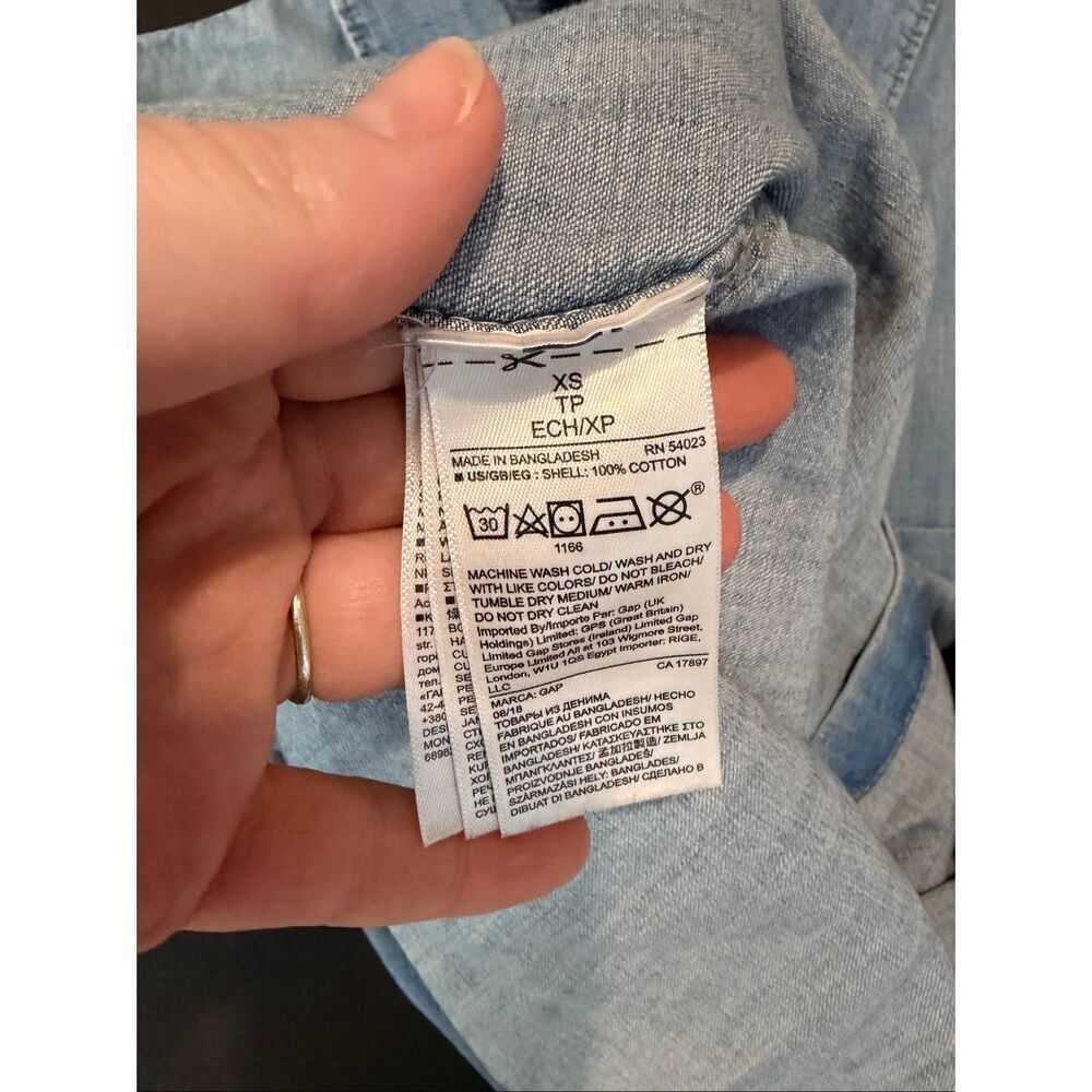 GAP | DENIM Blue Button-up Long Sleeve • Ladies Size XS - Picture 6 of 6